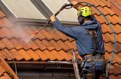 Démoussage et hydrofuge de toiture à Marenla